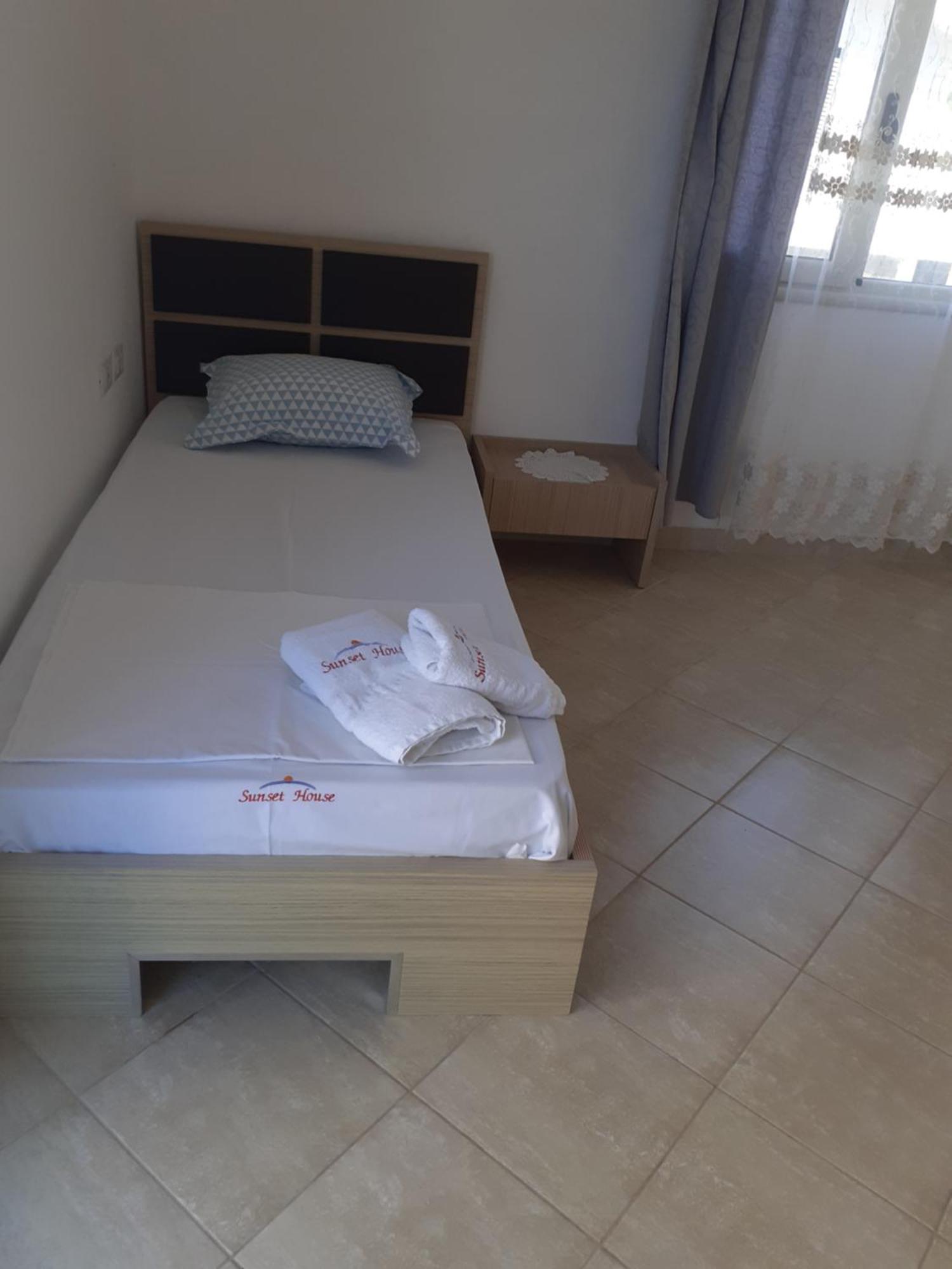 Sunset House Aurora&Ersi Apartman Orikum Szoba fotó