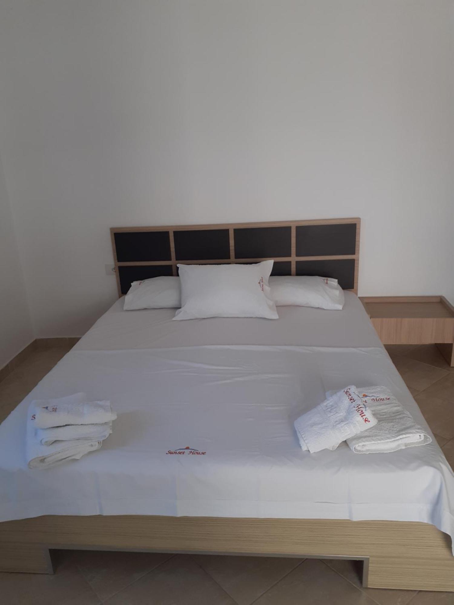 Sunset House Aurora&Ersi Apartman Orikum Szoba fotó